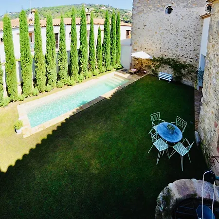 Bufas Costabravasi Holiday home *