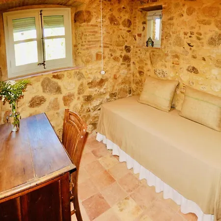 Bufas Costabravasi بيت للعطل *